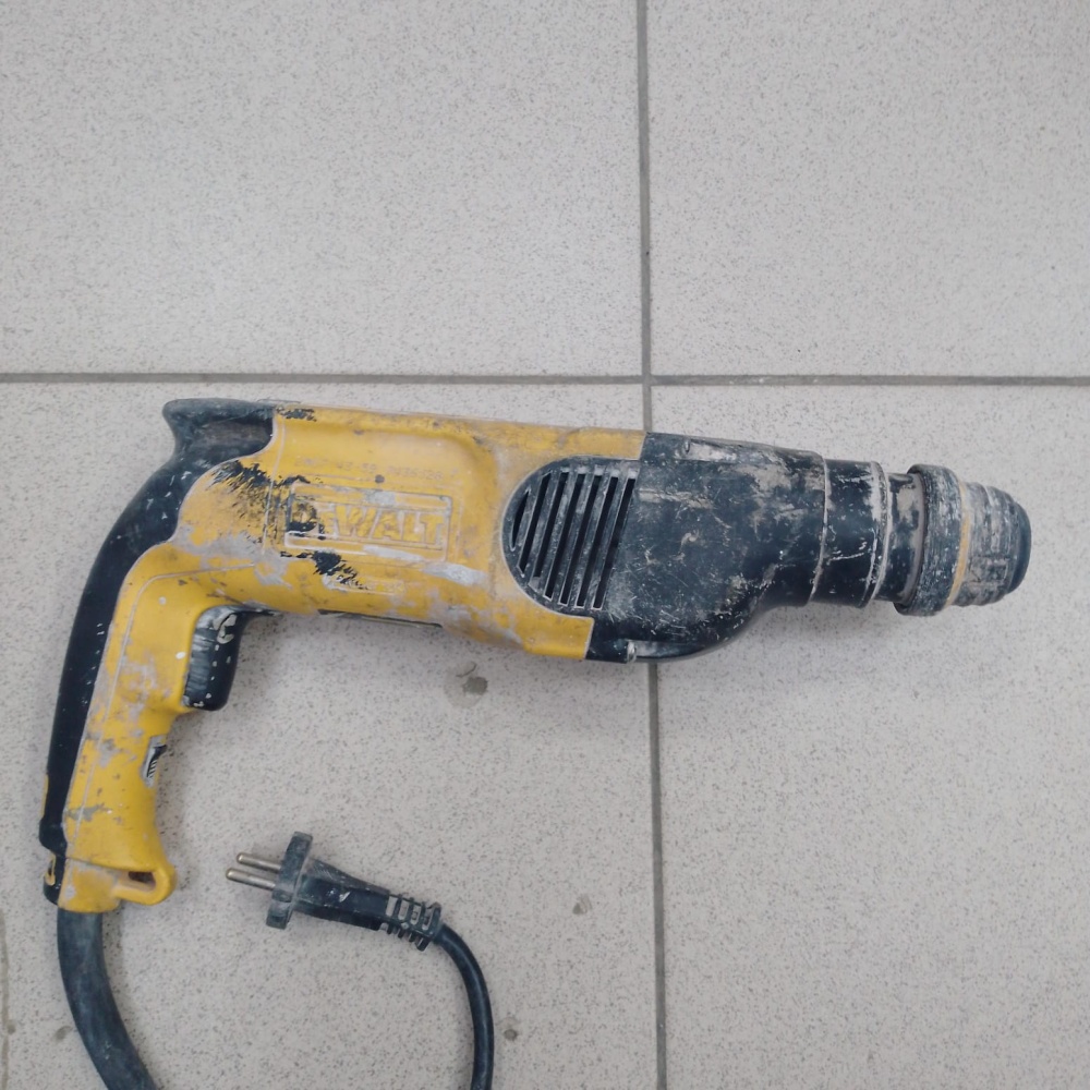 Перфоратор DeWalt d25113-QS