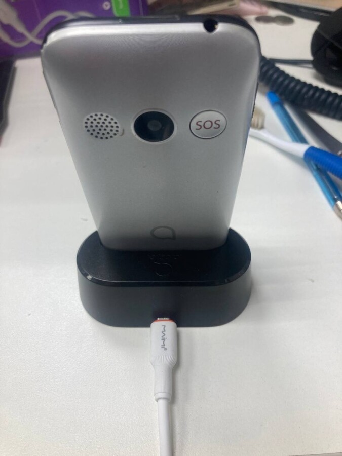 Мобильный телефон Alcatel