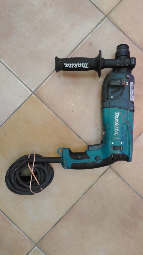 Перфоратор Makita HR2460