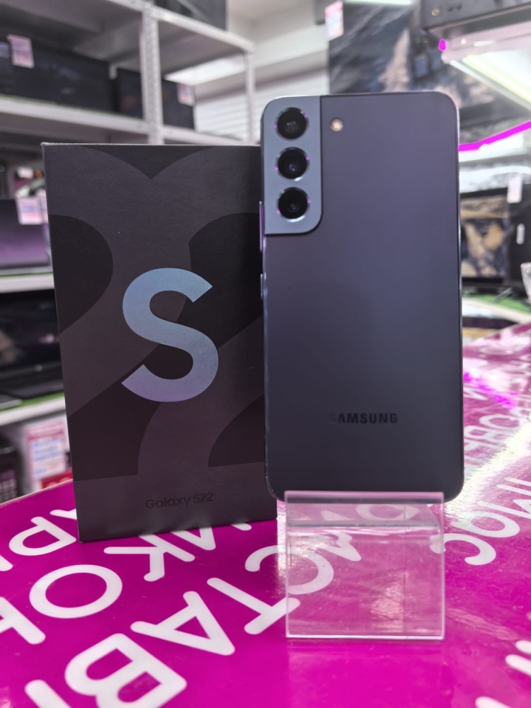 Смартфон Samsung S22 8/128
