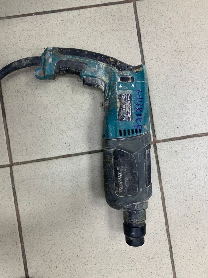 Перфоратор Makita HR2470
