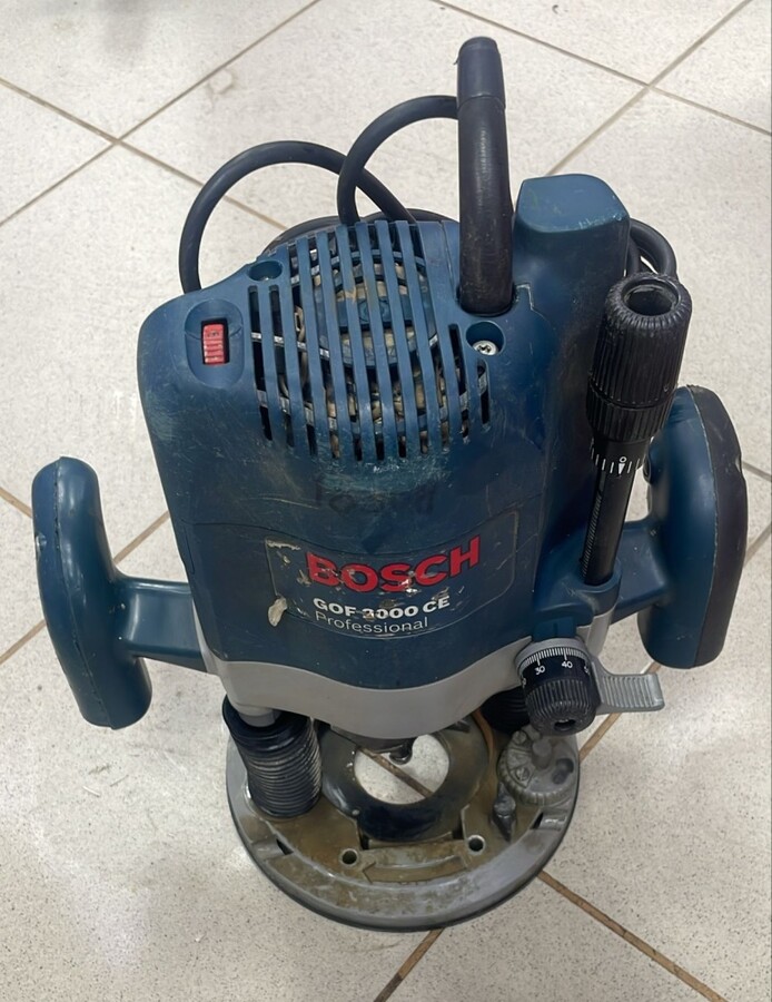 Фрезер Bosch GOF2000CE