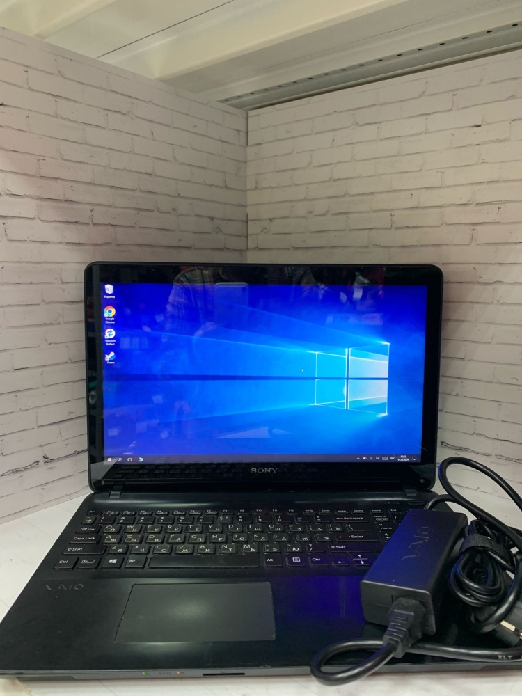 Ноутбук Samsung SVF152C29L 8/256 i5