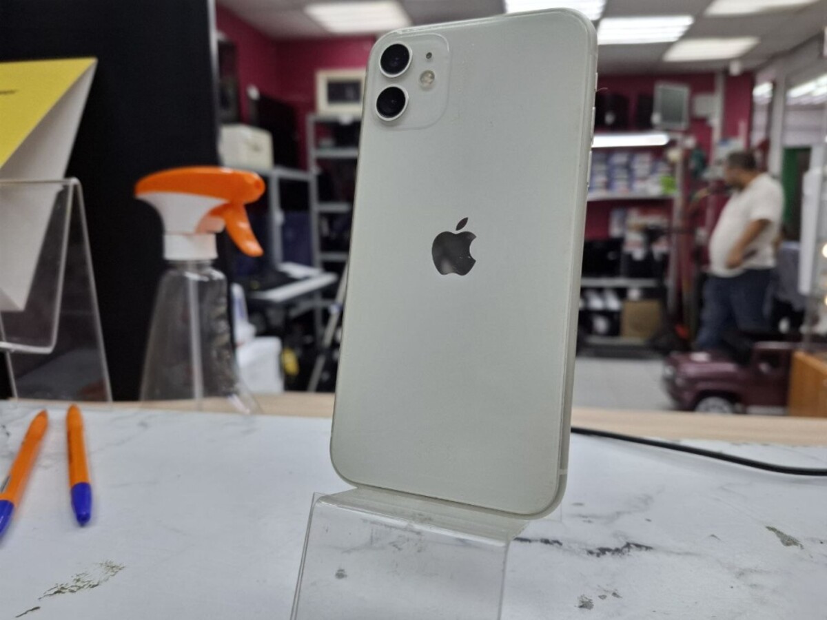 Смартфон iPhone 11 64Gb