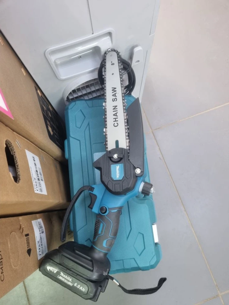 электропила аккумуляторная 6-8"