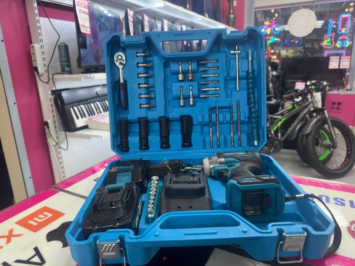 Набор инструментов Гайковерт, трещетка Makita