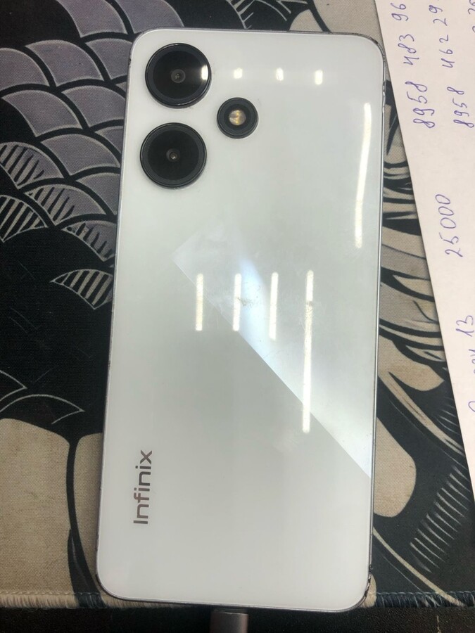 Мобильный телефон Infinix hot 30i 4/128