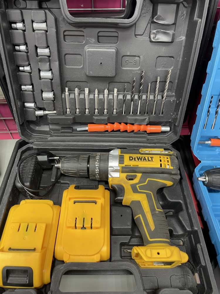 Шуруповерт DeWalt 24