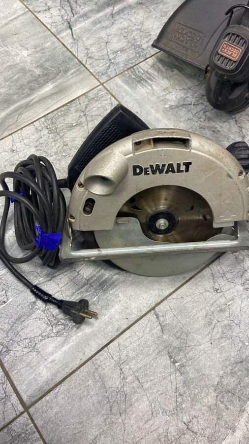 Циркулярная пила DEWALT DW62