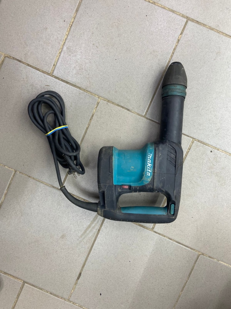 Перфоратор Makita HM0870C
