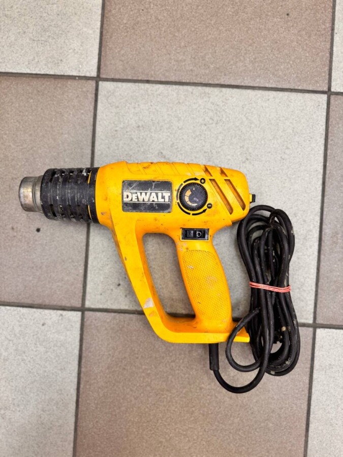 Строительный ФЕН DEWALT
