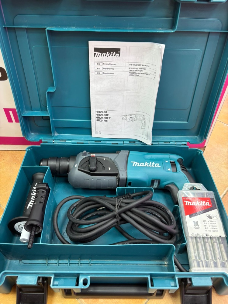 Перфоратор Makita HR 2470