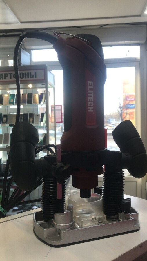 Угловая шлифовальная машина Elitech ПШ650Э