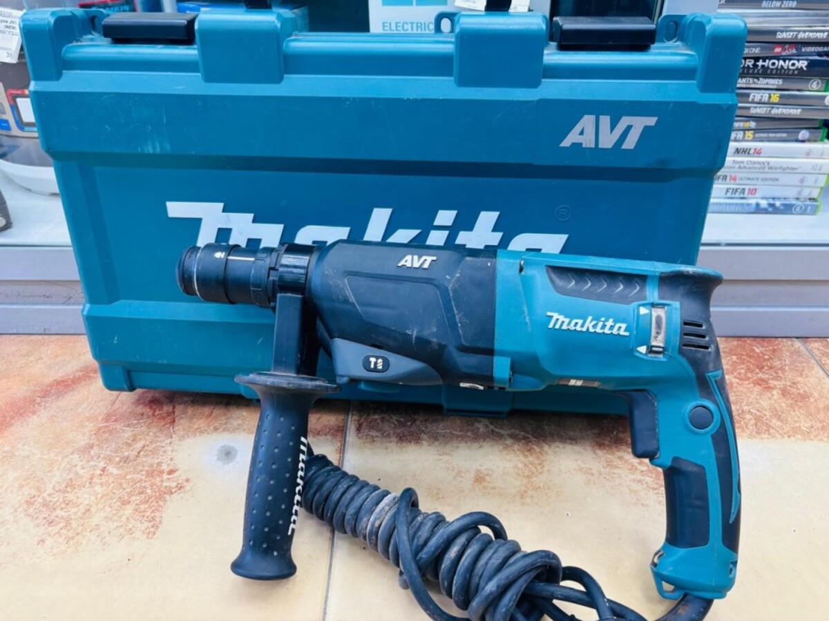 Перфоратор Makita HR2611FT