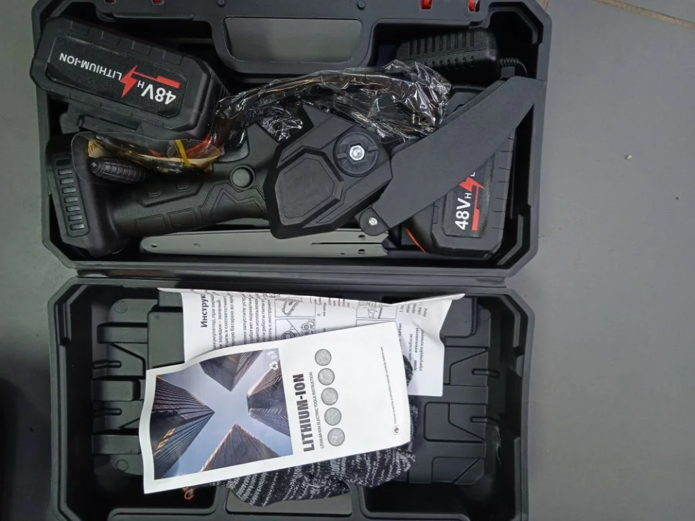 Пила аккумуляторная,900 Вт, в кейсе