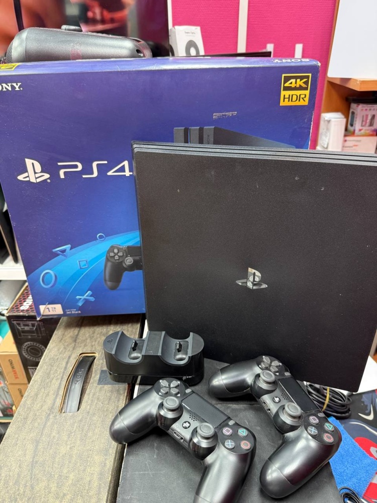 Игровая приставка Sony PlayStation 4 PRO