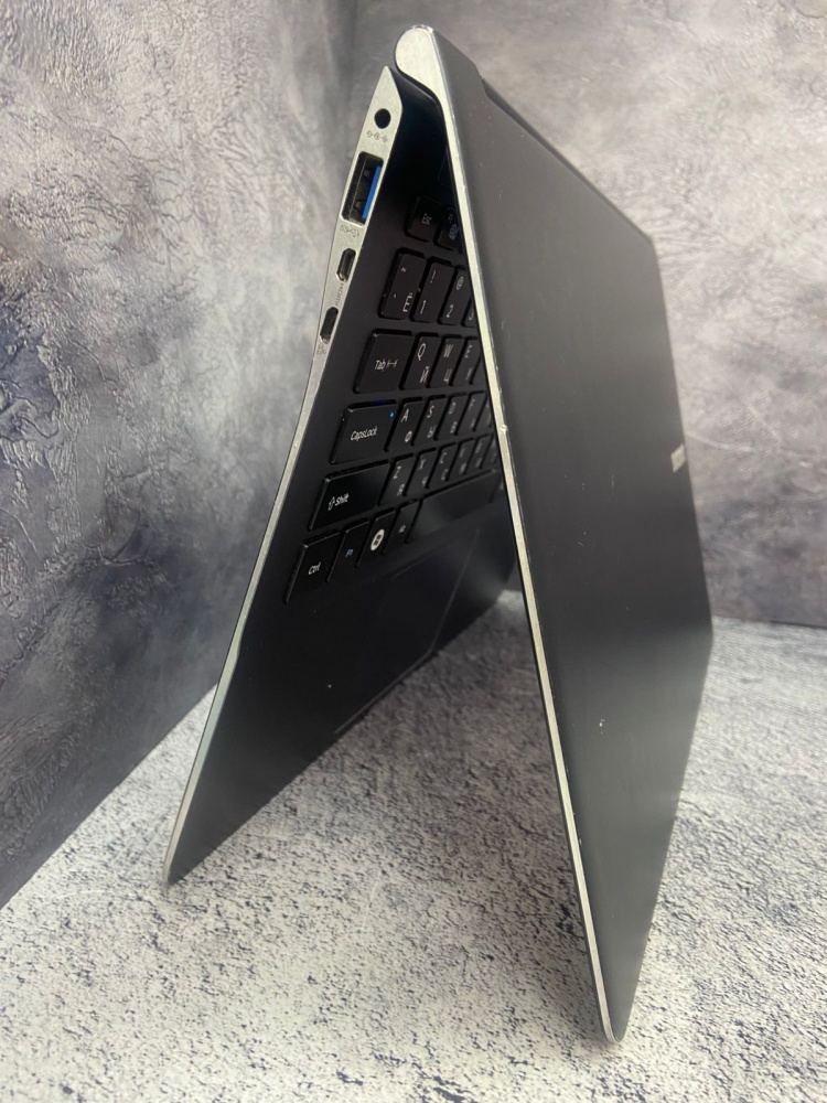 Ноутбук Samsung P900X3C 4 RAM/ I5-3317U/ SSD 250