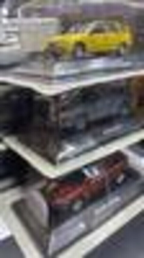 модель автомобиля 1:43