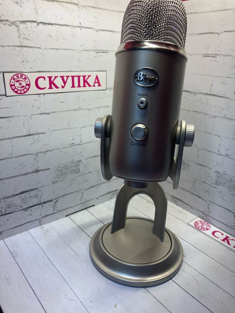 Микрофон Logitech Blue Yeti