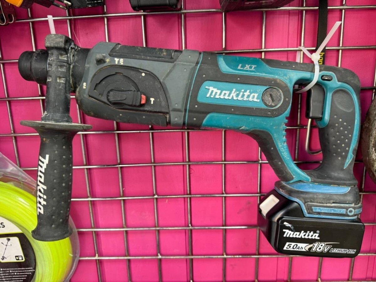 Перфоратор MAKITA DHR 241