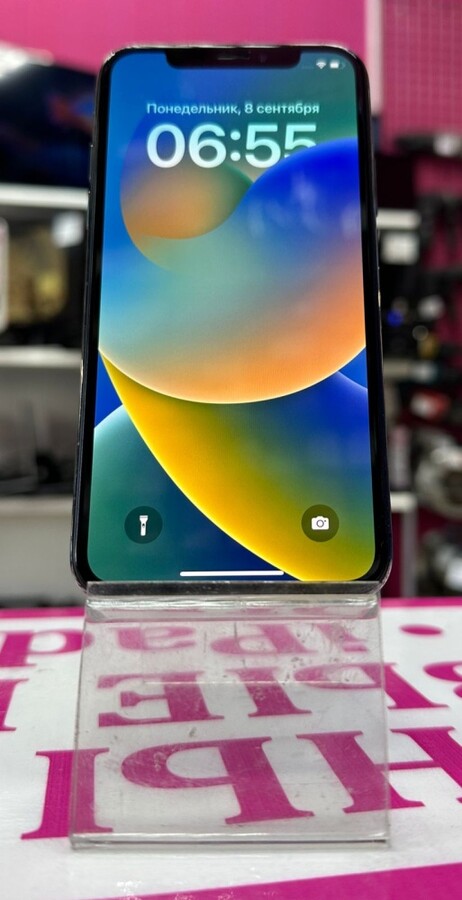 Смартфон iPhone X 64Gb
