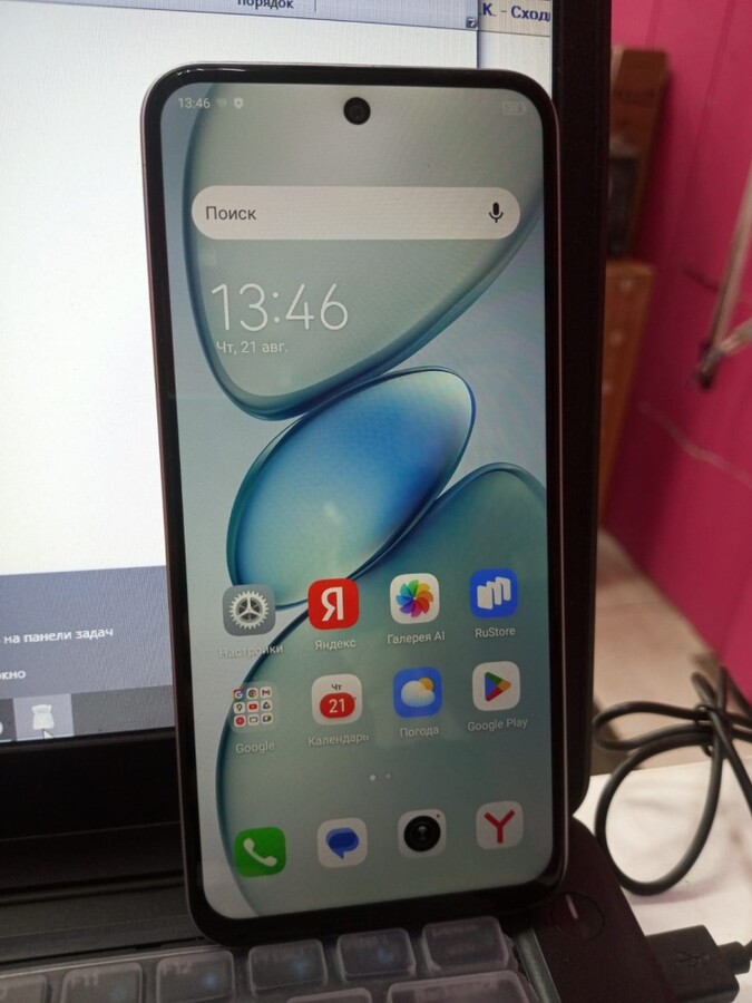 Мобильный телефон Tecno spark go1 4\64