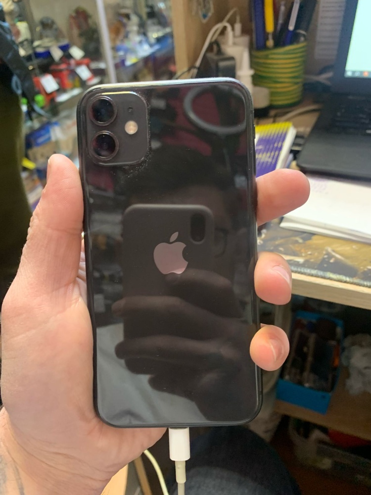 Смартфон iPhone 11 128 Gb