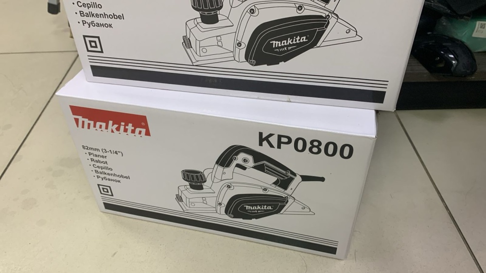 Рубанок Makita kp0800
