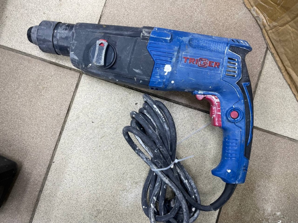 Перфоратор triger 800w